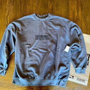Taylor Swift Eras Tour Blue Crewneck sweatshirt nwt